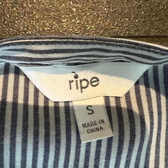 Maternity Ripe Gray Smocked Buttoned Long Sleeve Sundress - Picture 2 of 3